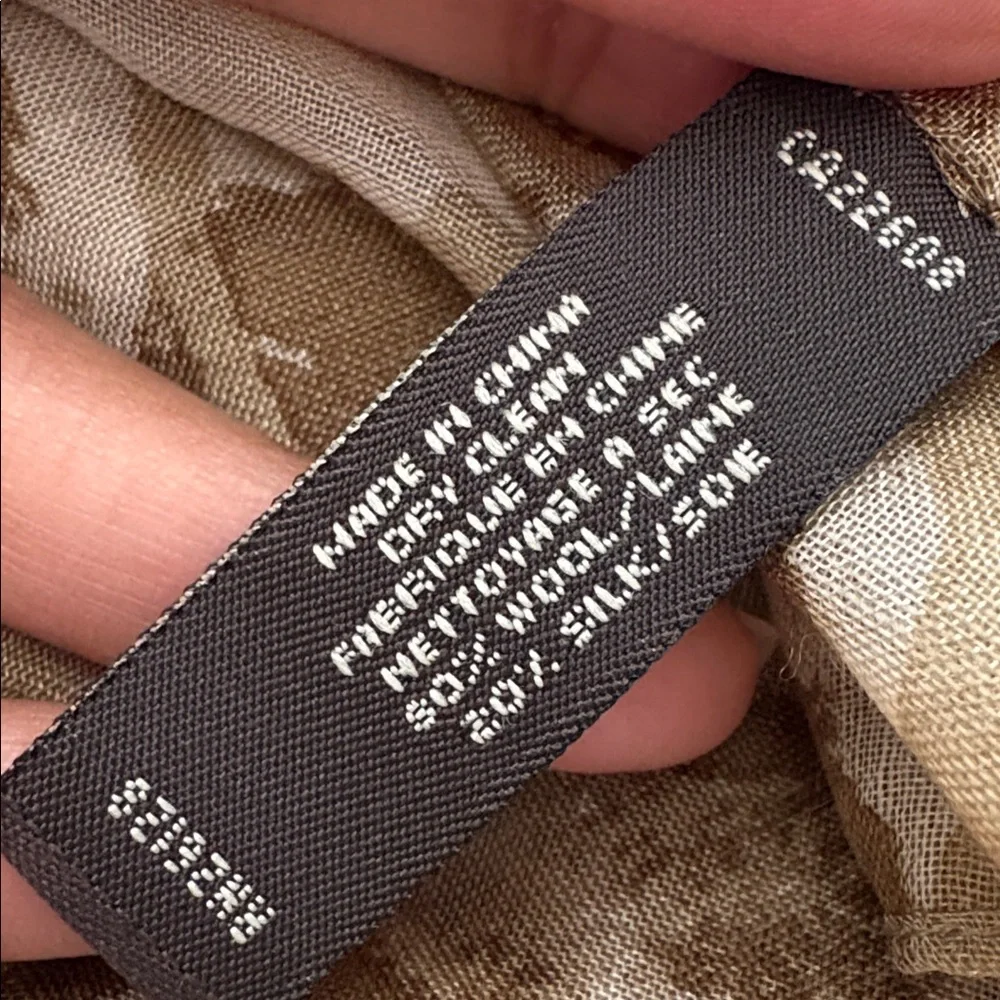 COACH Brown / Tan Signature Infinity Scarf & Gift Paper & Coach Leatherware Box
